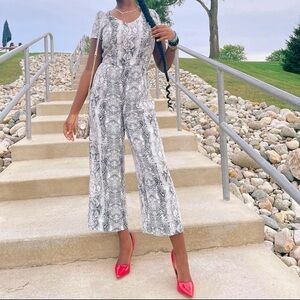 Stylish Gray Snake Print Jumpsuit